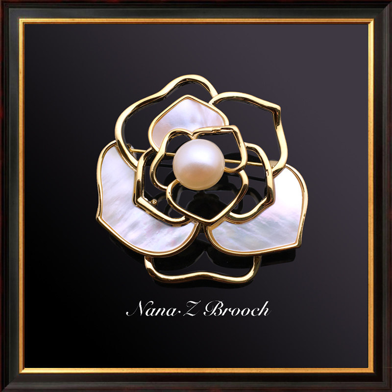 Camellia Natural Pearl Brooch Brooch Female Korean Luxury Atmosphere High-end Accessories Small Fragrance