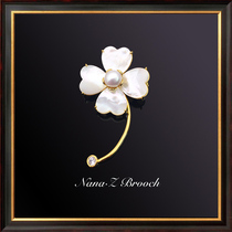 Natural Shells Lucky Flowers Pearls Reworked Micro-Inlaid Brooch Brooch Brooder Woman Upscale Suit Evening Gown Accessories