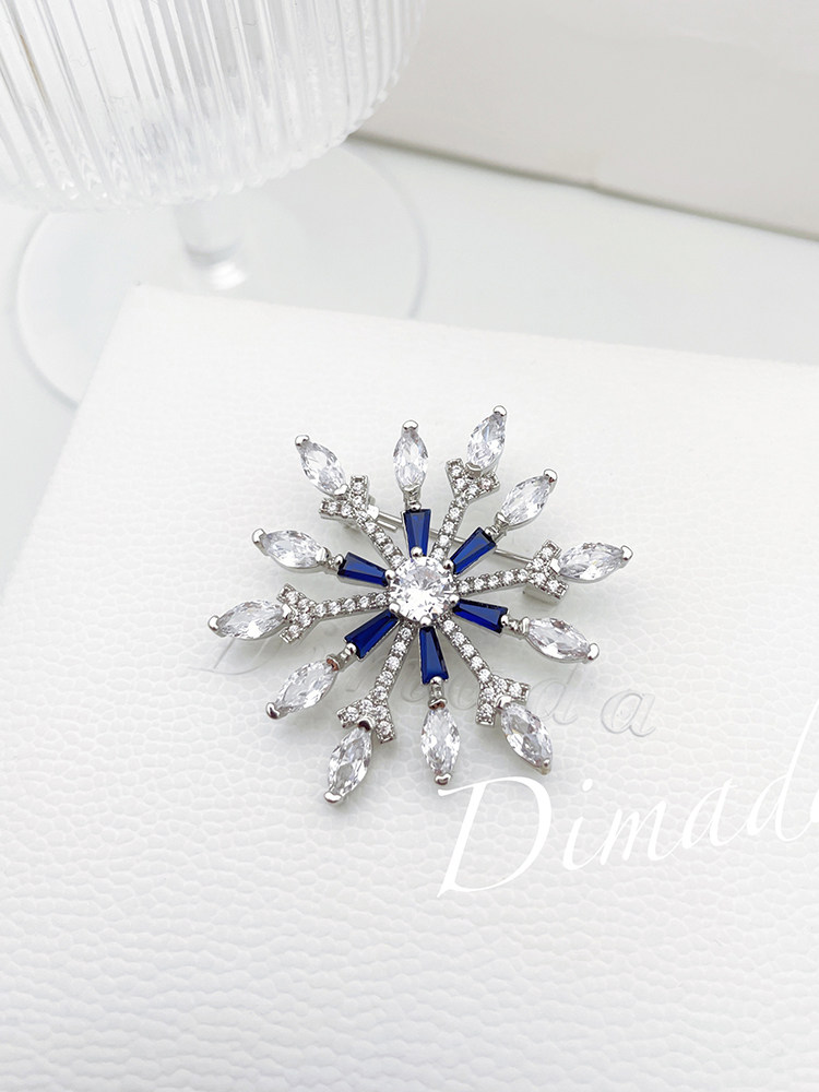 Na Ridodo Men Blue Snowflake Brooch South Korea Do N't Pin Men Upscale West Suit Accessories Jazz Windy