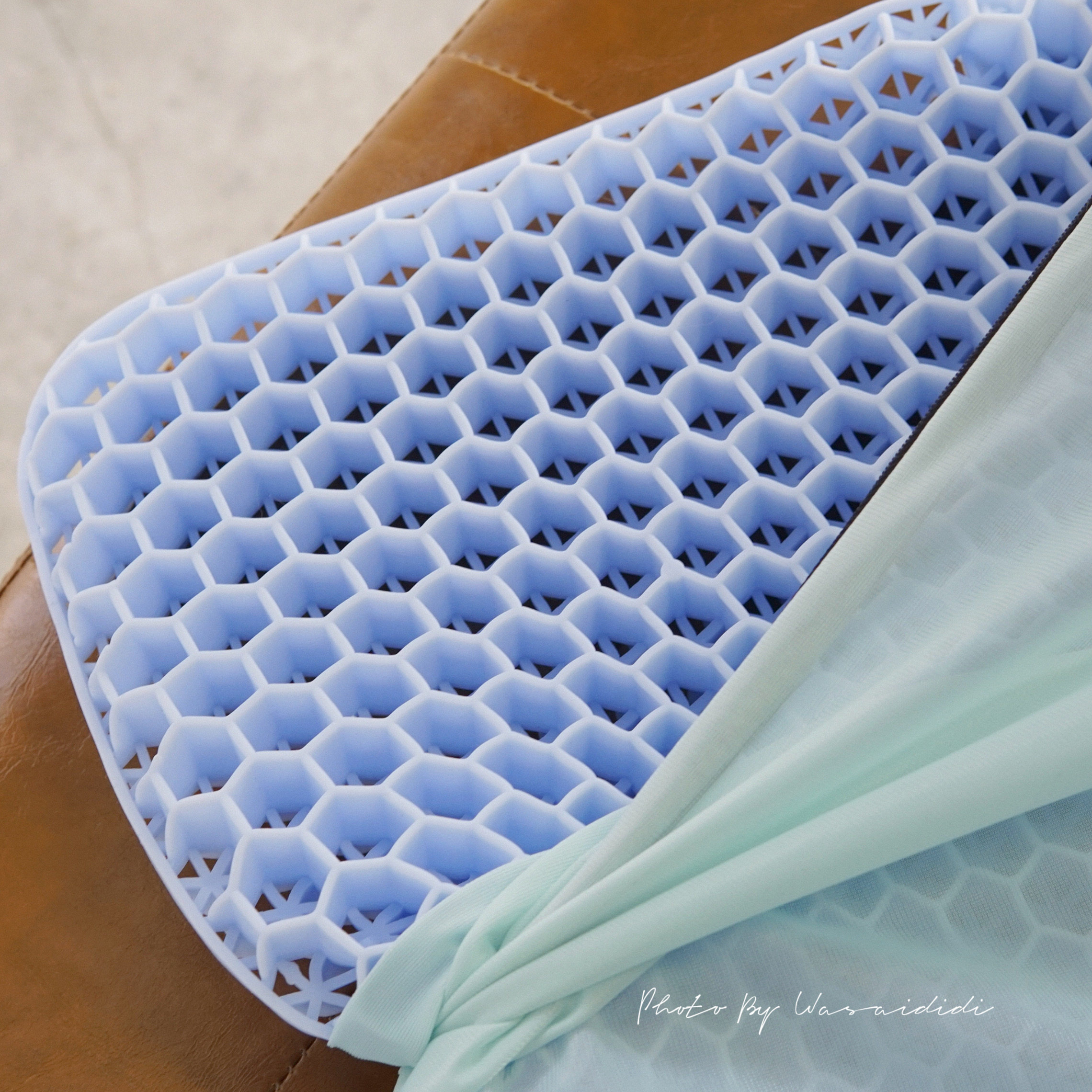 Long sitting not tired and comfortable 3rd generation ULIFE Ulive Cellular Decompression Airing Cushion Fart Cushion Seat Cushion