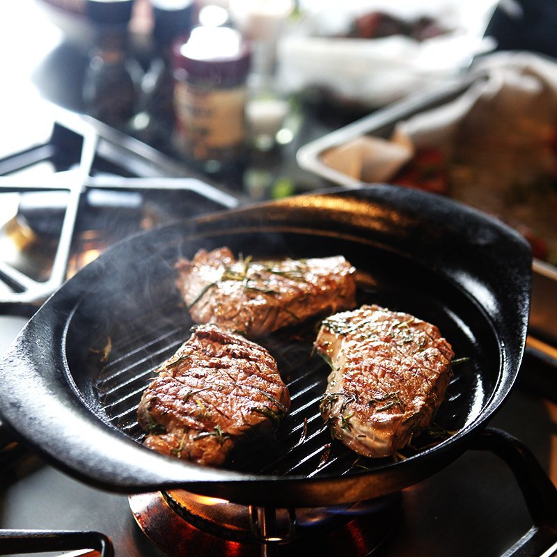Japan imported Yanagi Zongli cast iron flat frying pan Striped frying pan Cast iron fried steak is not easy to dip and not easy to rust
