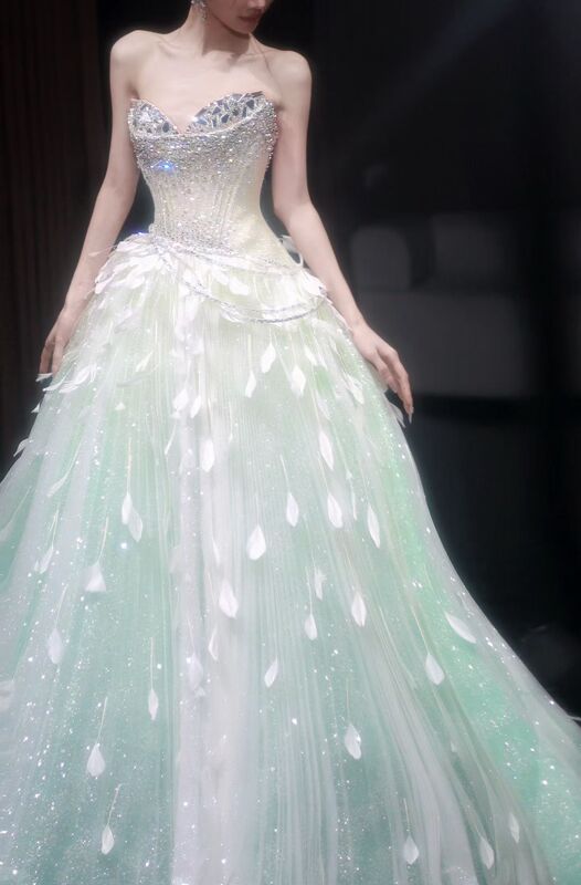 Heavy-Duty Feather Evening Dress for Women, Green Apple Color, Coming-Of-Age Ceremony, Socialite Banquet, Annual Meeting, Host Performance Costume, Birthday Banquet Heavy-Duty Feather Evening Dress for Women, Green Apple Color, Coming-Of-Age Ceremony, Socialite Banquet, Annual Meeting, Host Performance Costume, Birthday Banquet