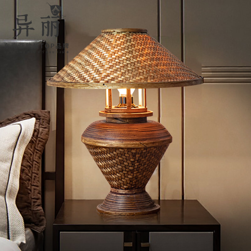 Southeast Asia Table Lights Bedroom headlights Creative Retro Nostalgia Hotel Club hand bamboo lamps