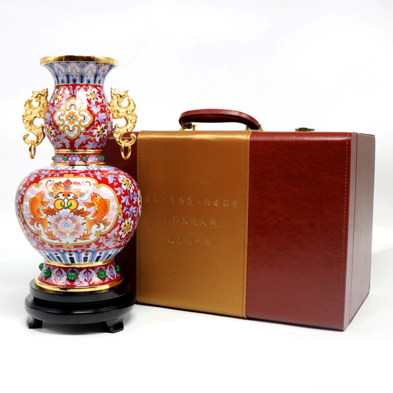Jingtai Lanfu Eye Vase in front of the Vase piece of copper tire pinching silk enamel tourism craft gift to decorate foreign gifts