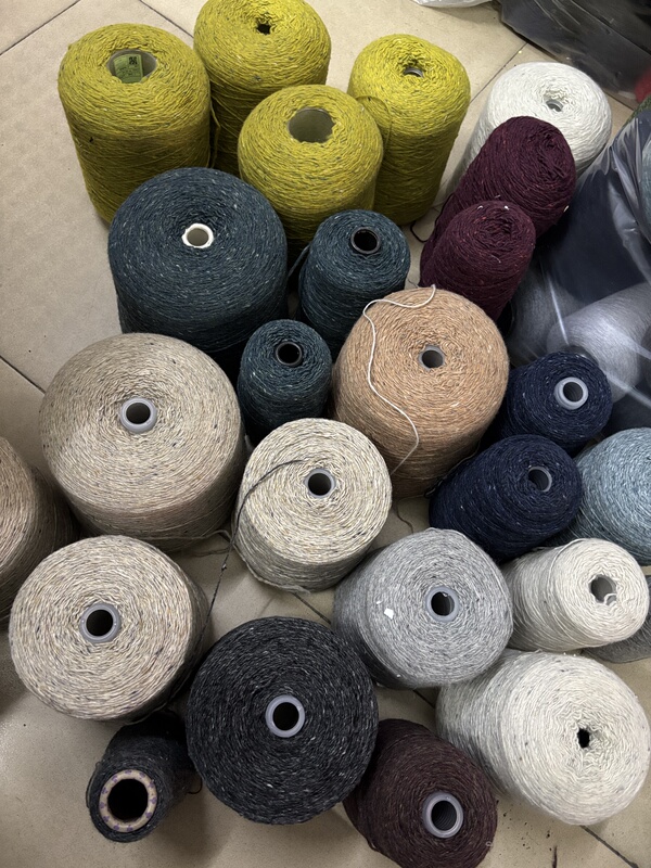 Upw 1/3 Yarn with Colorful Speckles, 5% Alpaca Wool, 65% Merino Wool, 30% Nylon Upw 1/3 Yarn with Colorful Speckles, 5% Alpaca Wool, 65% Merino Wool, 30% Nylon