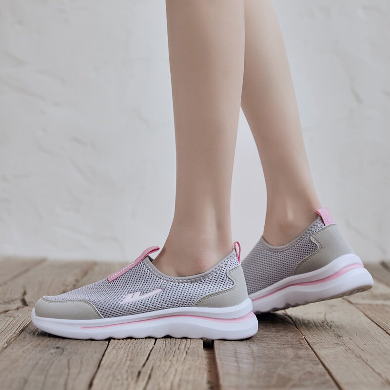 Pull back new mesh running shoes Women's shoes breathable summer lightweight mesh casual shoes one-foot soft-soled running shoes