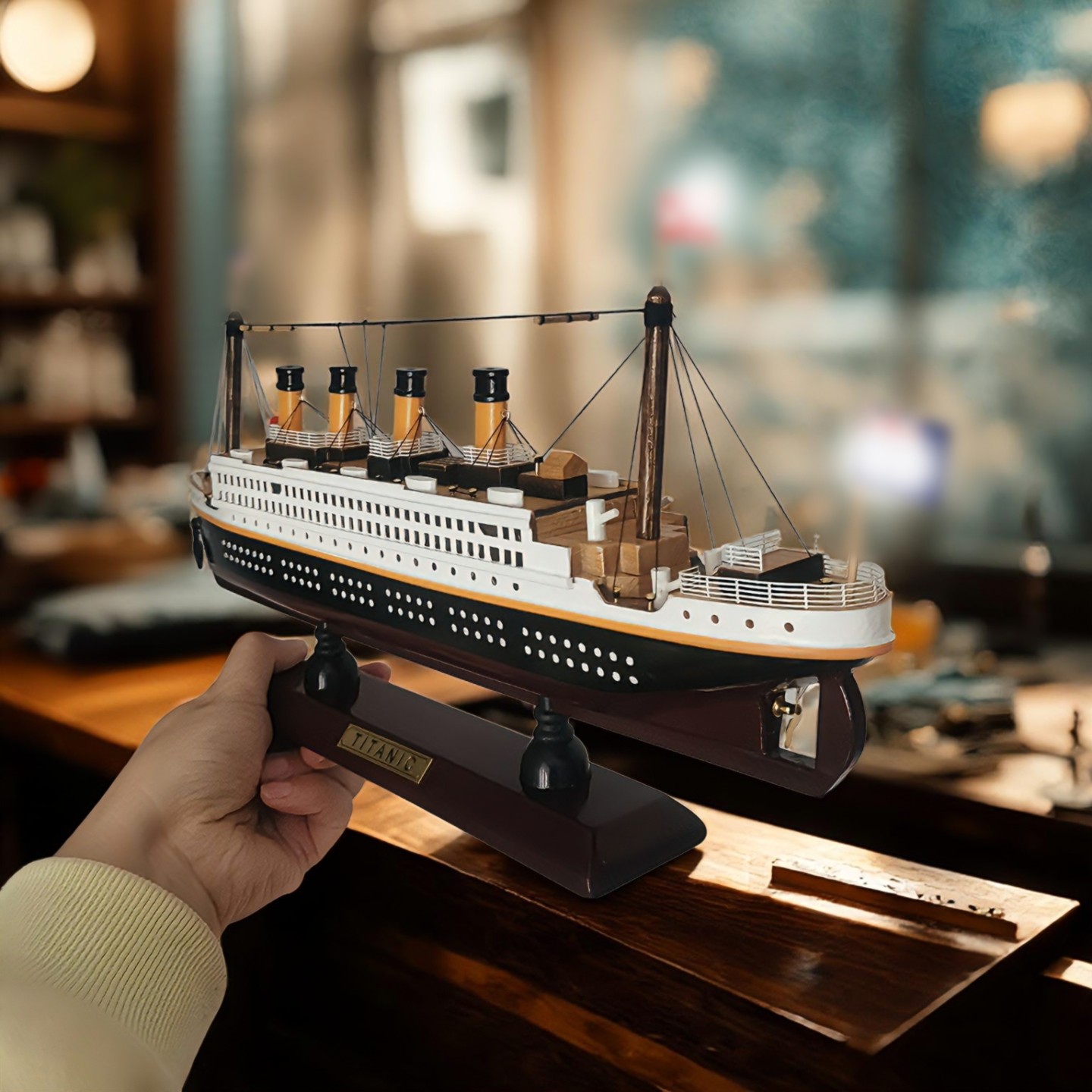 無垢材のクルーズ船模型、タイタニック号帆船模型、ミニチュア装飾品、ギフトボート、精巧