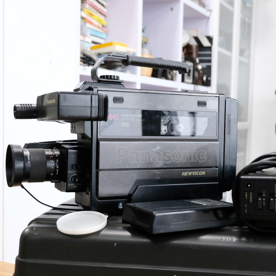 📸复古的魅力!Panasonic M1 VHS 电视摄像机全套,带你回到胶片时代!🎬-收藏相机-淘宝好物网