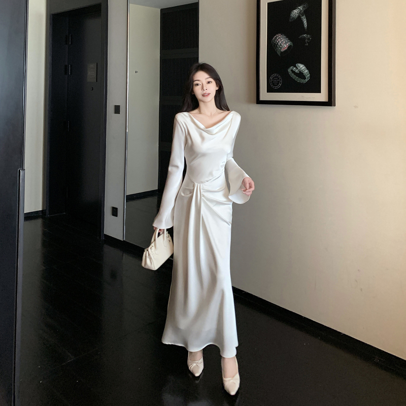 Butyou Dress Is a High-End, Light Luxury, Niche White Dress with a Flared Neckline, Long Sleeves, Satin Waist-Cinching Long Dress for Women Butyou Dress Is a High-End, Light Luxury, Niche White Dress with a Flared Neckline, Long Sleeves, Satin Waist-Cinching Long Dress for Women