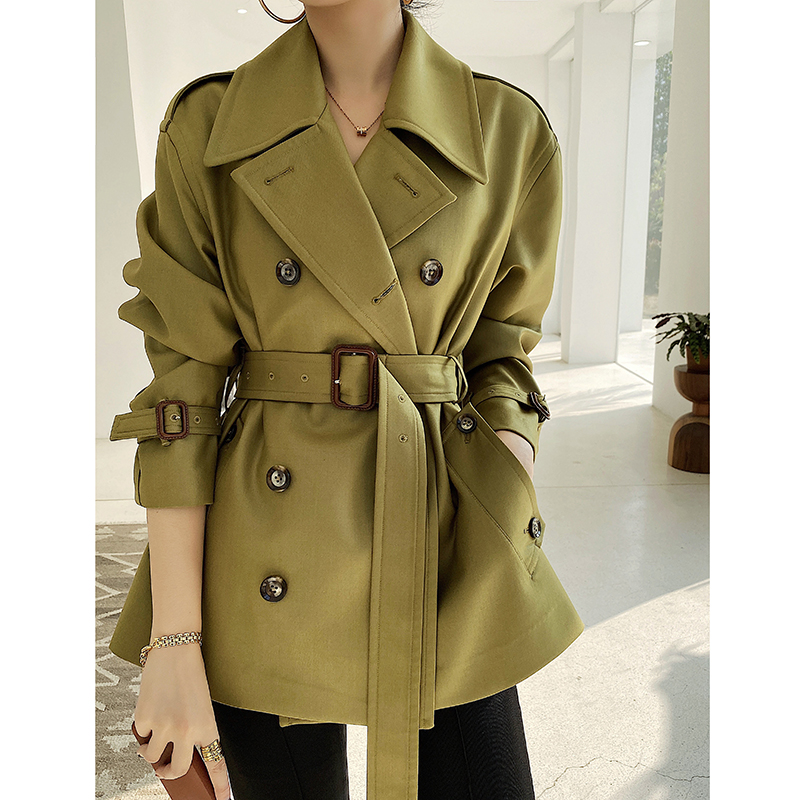 Short windbreaker female little man spring and autumn 2020 Korean version of the new high-end atmosphere chic temperament Hepburn style jacket trend