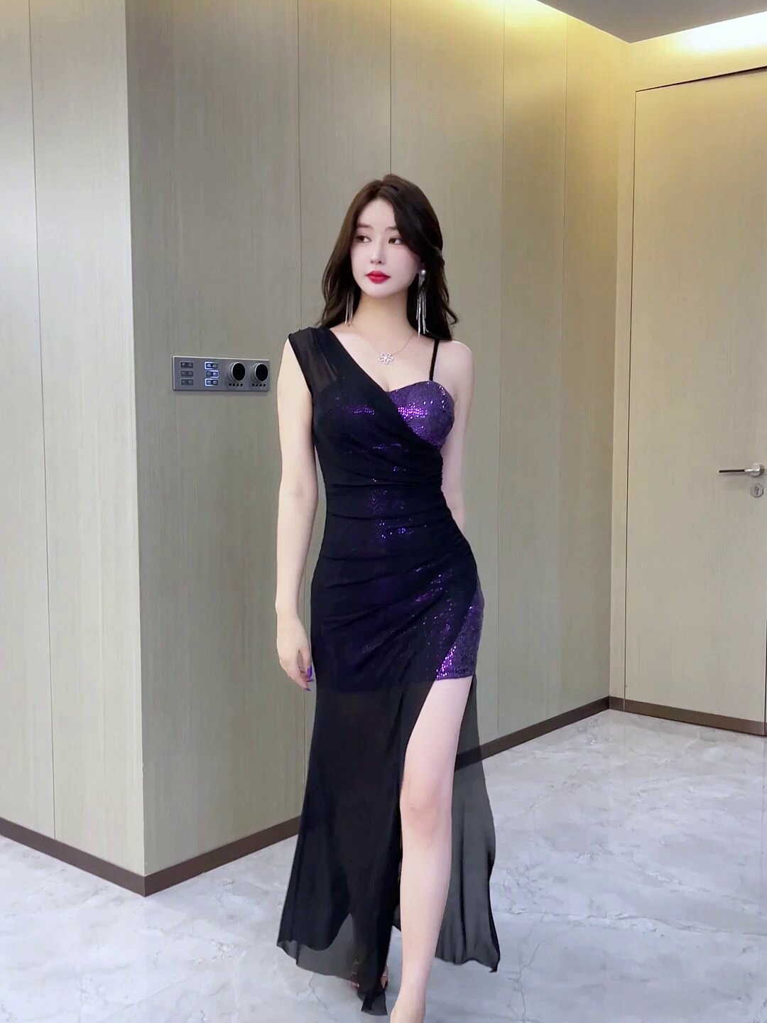 不规则性感单肩裙：都市丽人的气质之选_连衣裙_淘宝服装网