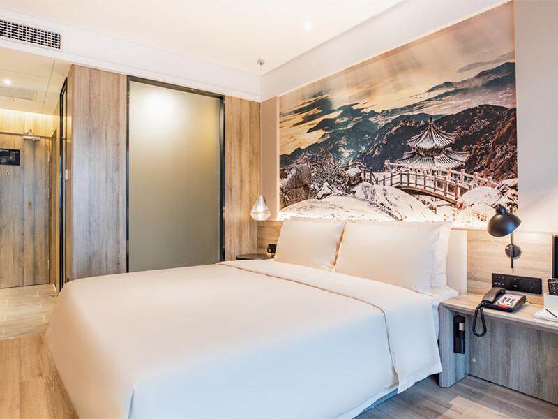 Superior large bed room in Qingdao Chengyang Yadow Hotel