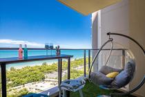 120 degree sea view honeymoon king bed room120 degree sea view honeymoon king bed room