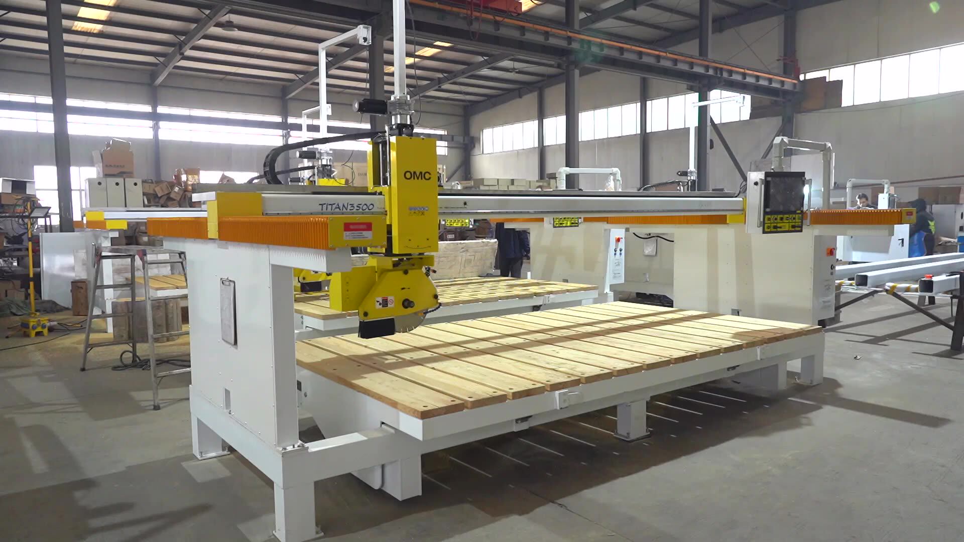 Hyppe titan одноразки. Titan 3500. Мостовой станок для резки гранита и мрамора с диаметром 3500. Распиловочный станок чпу по камню. Hyppe titan 3500 - манго.