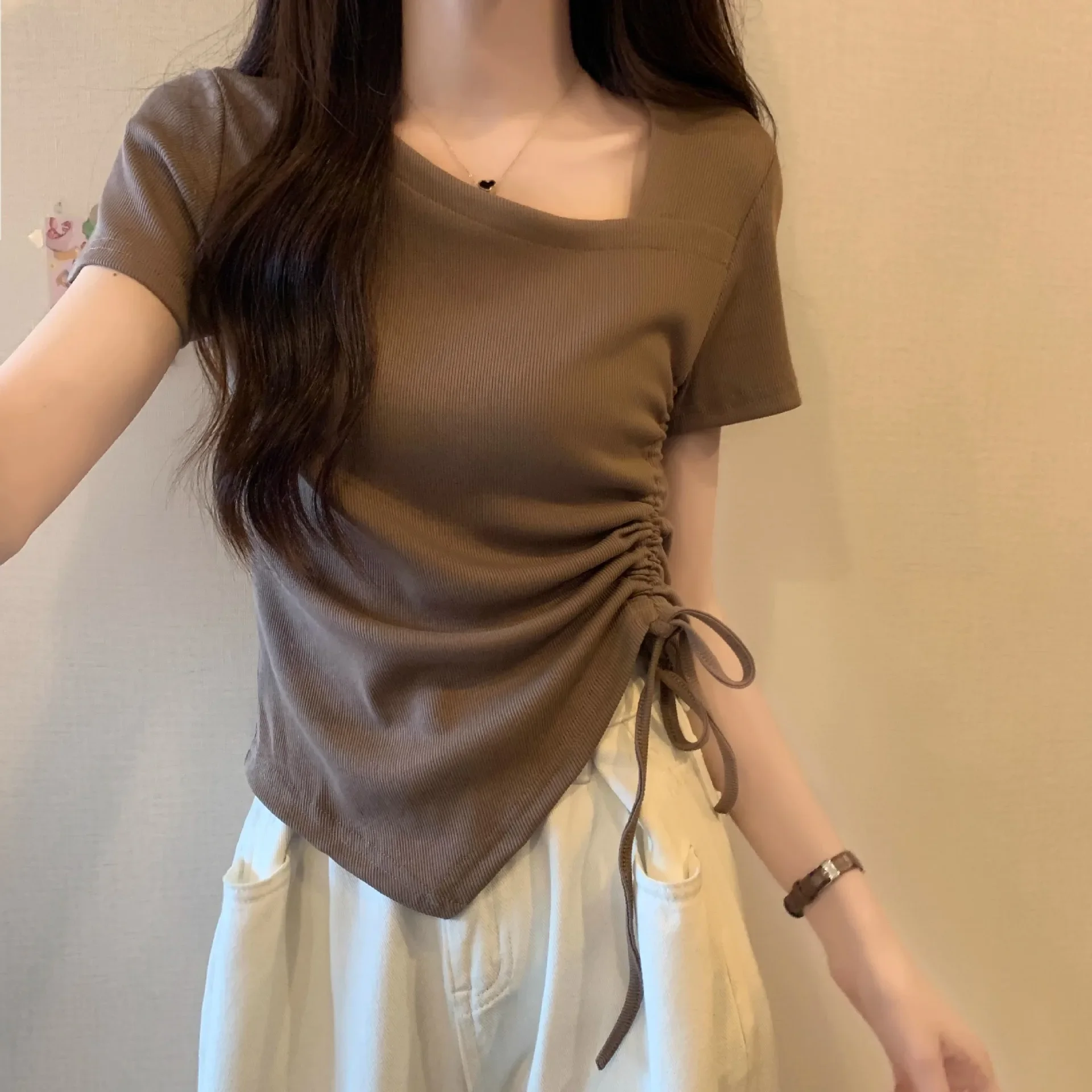 Summer solid short sleeve T-shirt with a round collar
