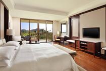 Sheraton Peninsula Resort Golf View King Room