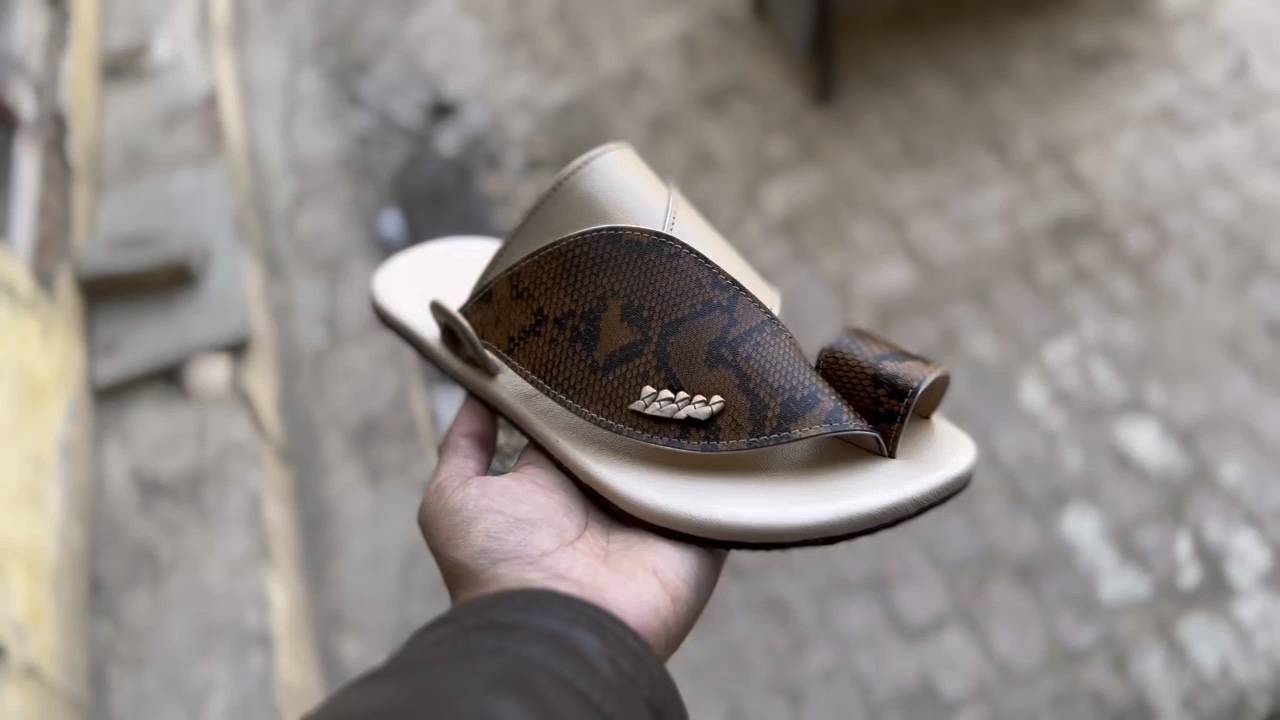 Men's Leather Sandals Handmade Saudi Style Slippers Arabic Footwear