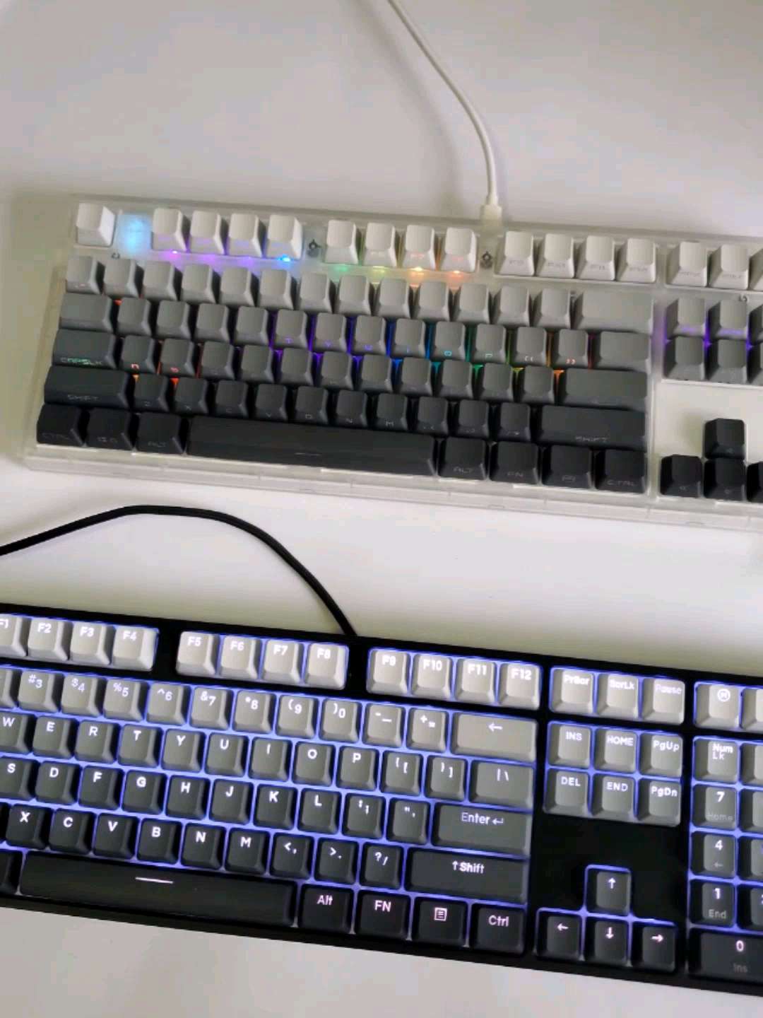 爆火透光键帽+极昼配色！MK870机械键盘真不是我吹、打光太绝了