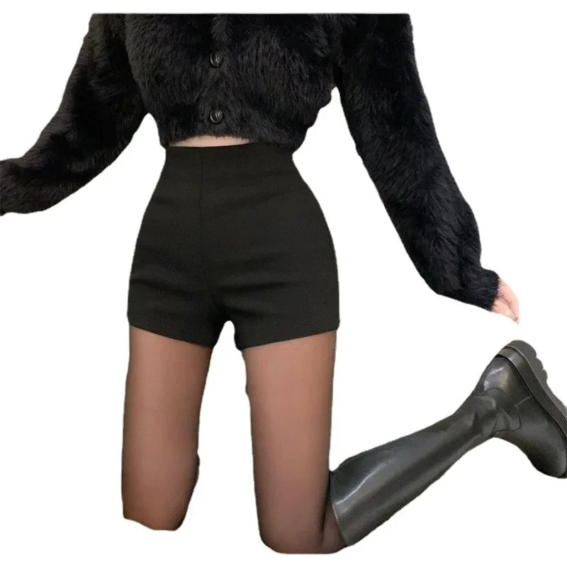 High-waist shorts for teenagers, black elastic fleece-lined base shorts, cozy winter style