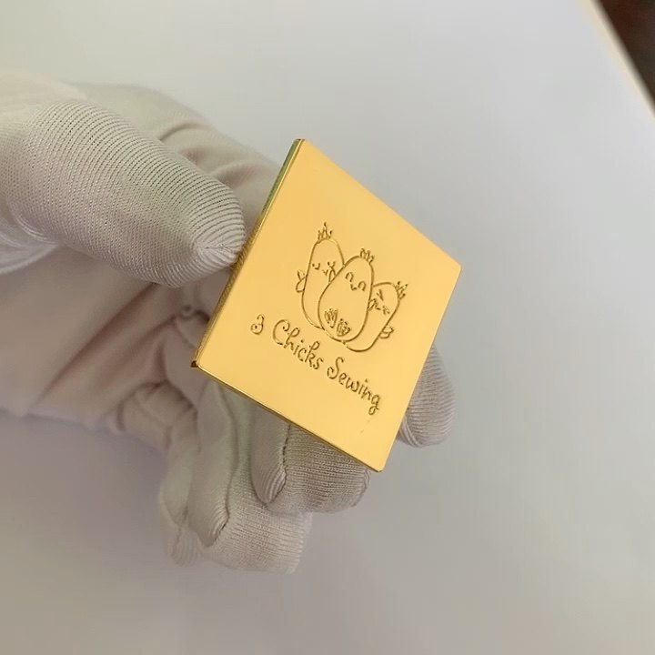 Zinc Alloy Lettering Metal Plate Brand Logo Name Tag For Leather Bags Buy Metal Name Tag For