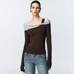 Q23TP459 Autumn and Winter 2023 new niche design contrasting color one-shoulder hollow long-sleeved top for women's slim body