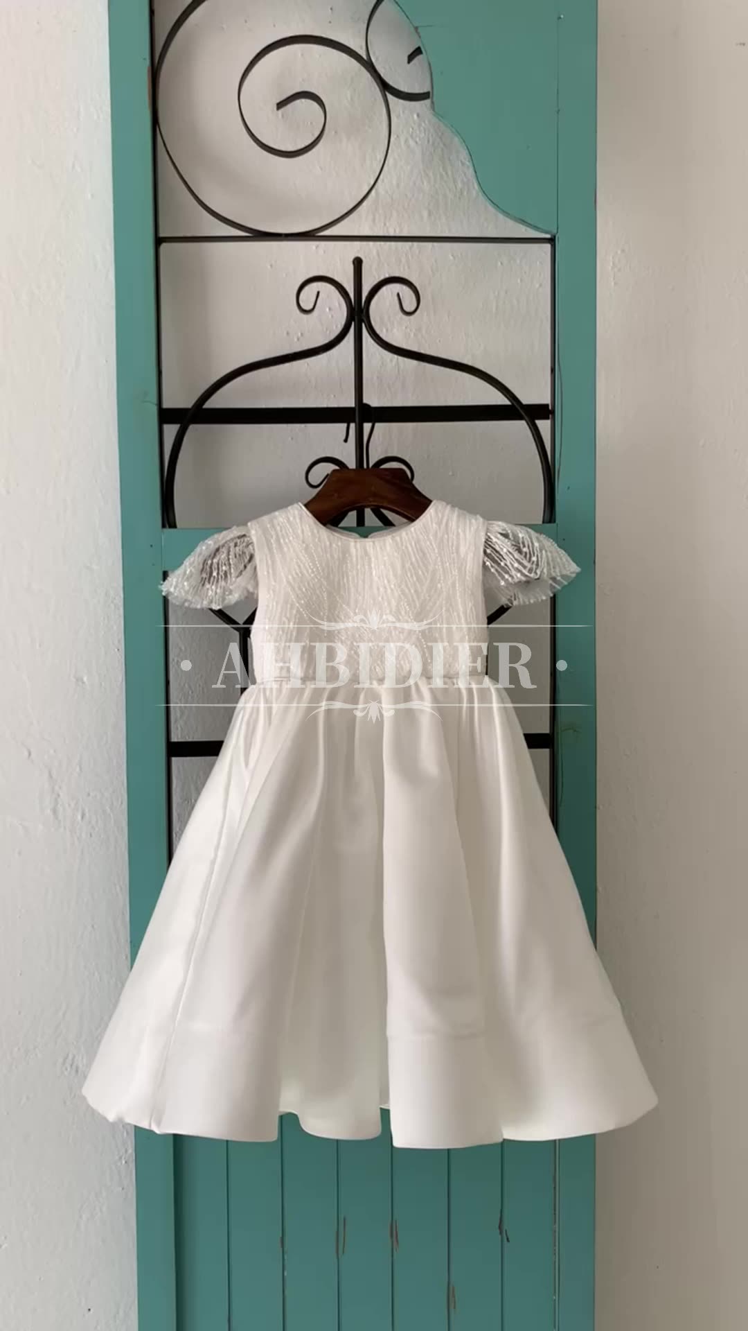 Short Sleeves Lace Satin Christening Dress Baby Girl Christening Gown