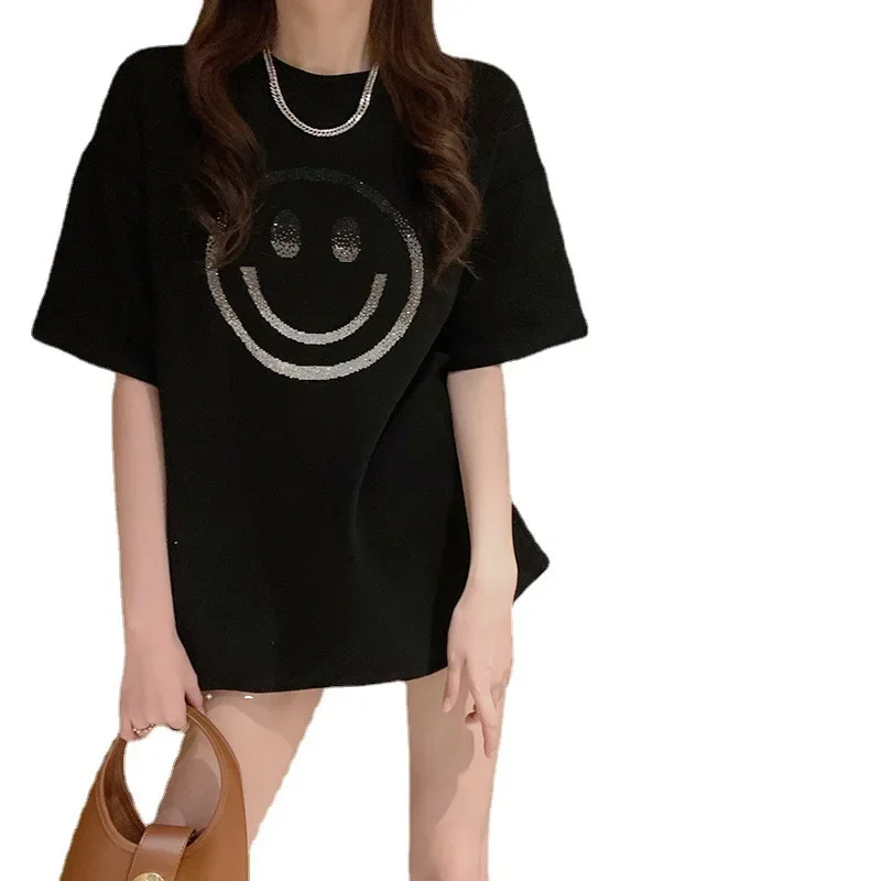 A loose-fitting short-sleeve T-shirt with smiling face prints, a new women's summer casual base shirt, round neck top, one-piece drop shipping.
