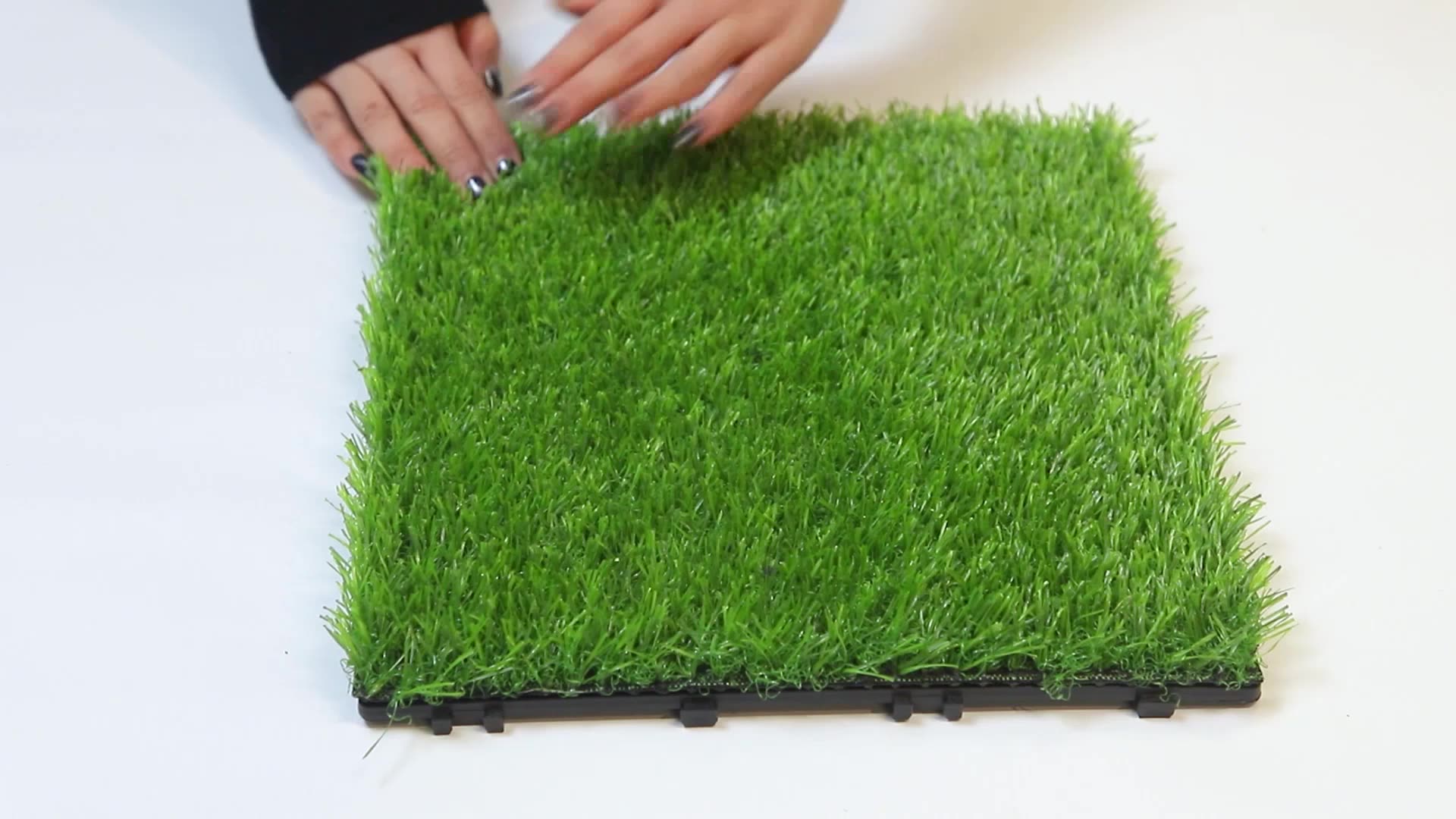Uni Artificial Grass Tile Interlocking Grass Deck Tiles Realistic Grass Flooring Mat For Patio