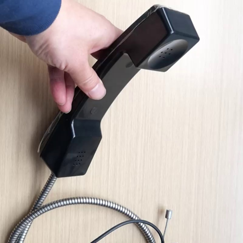 校园保险部神器！防暴耳机+语音智可以机+班牌机一切套，安心上课无烦恼