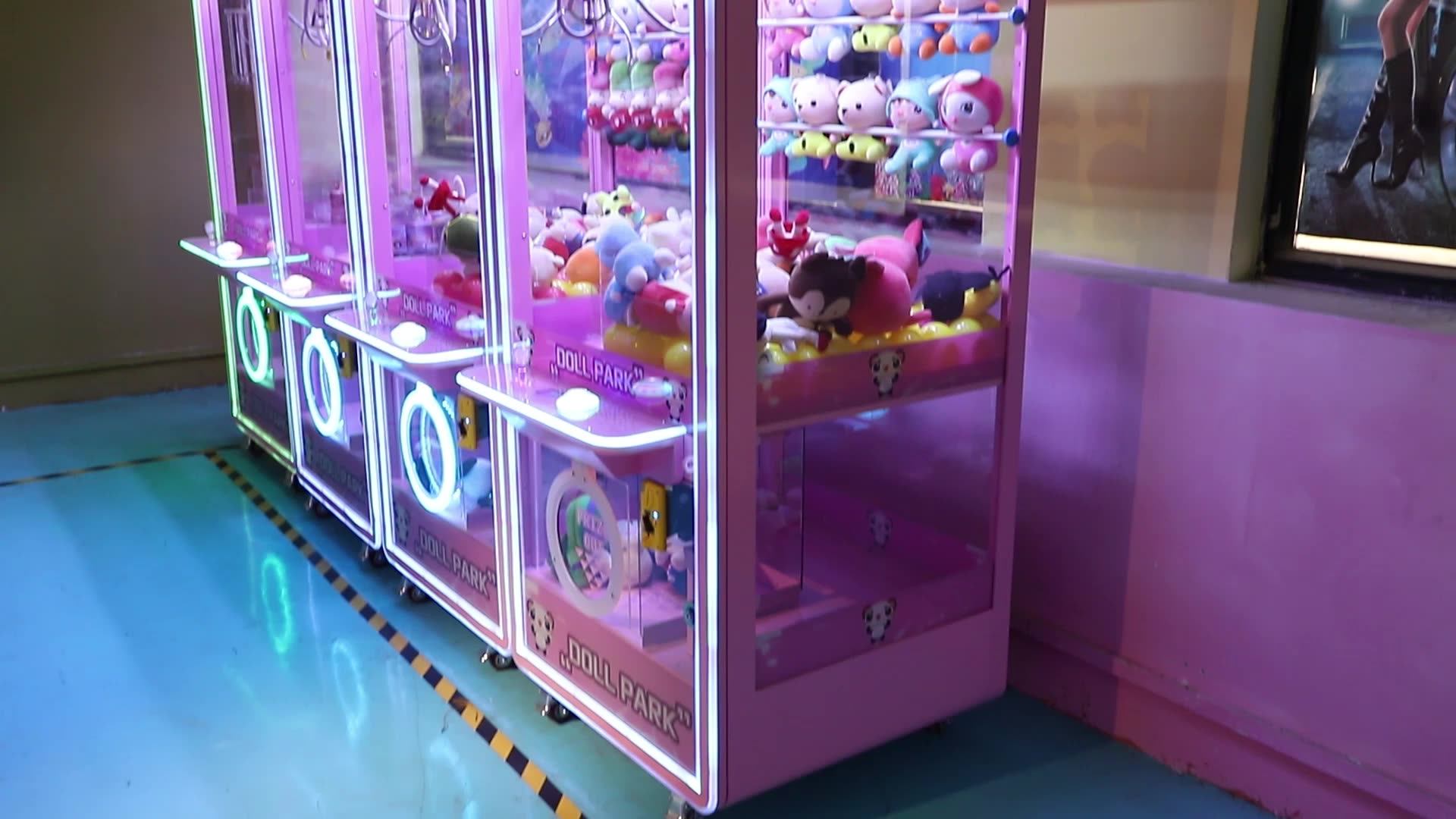 Coin Operated Toy 4 Claw Machine Doll Vending Machine Toy Crane Vending
