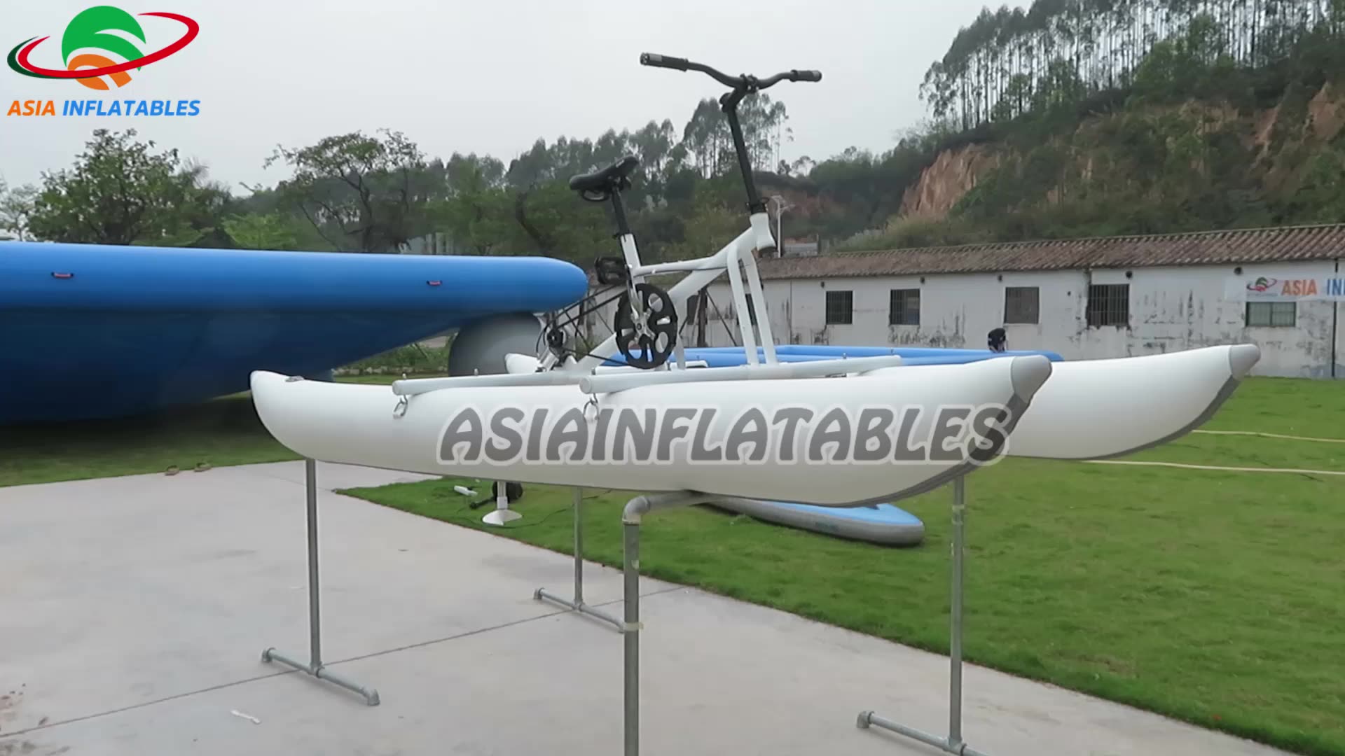 Popular Inflatable Water Pedal Bike Boat Water Sports Equipment