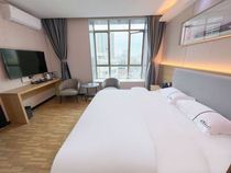 Peng Comfort Hotel (Guangzhou Zengcheng Xintang Plaza store) пожалуйста насладитесь простотой и большой кроватью