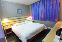 Home Like Home-Haining Xishan Road Railway Station Branch Business Big Bed Room