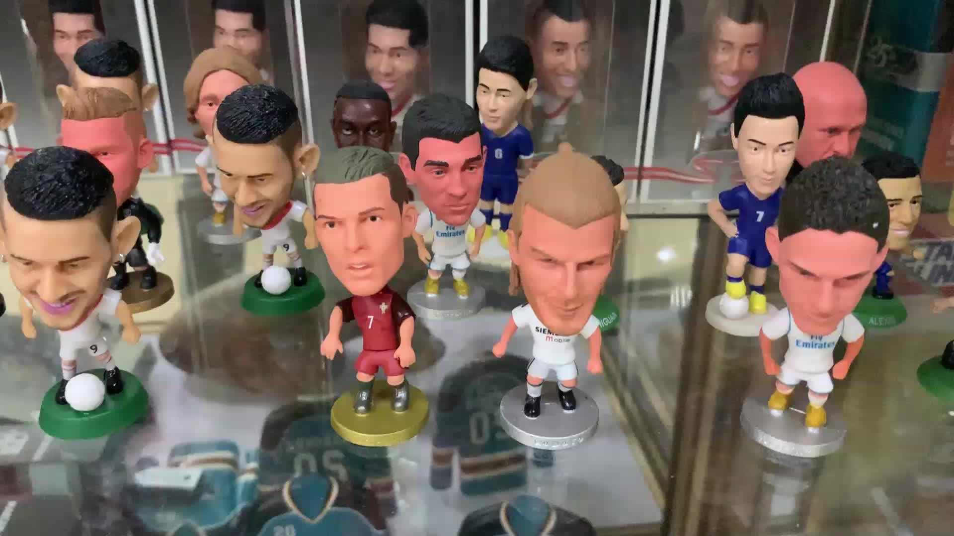 Custom Football Player Mini Plastic Figure,Soccer Player Pvc Figure,Lifelike Football Player