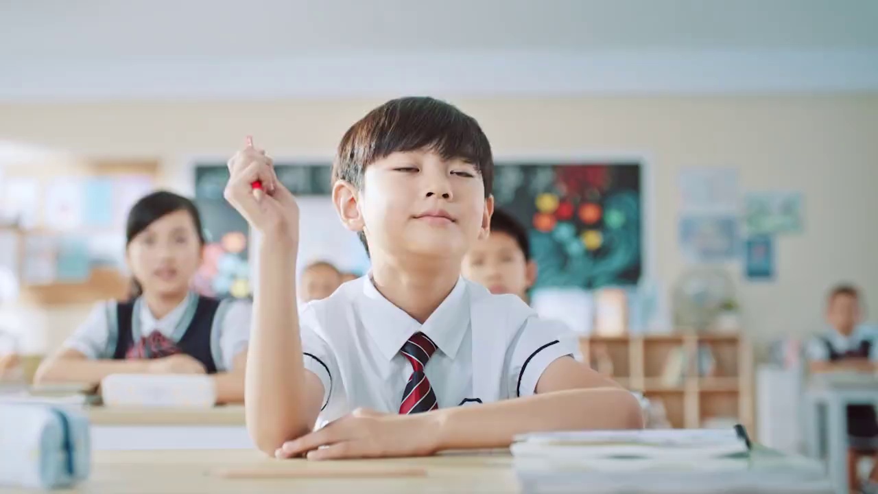 办公桌小物收纳有妙招、迷你订书机真香了✨