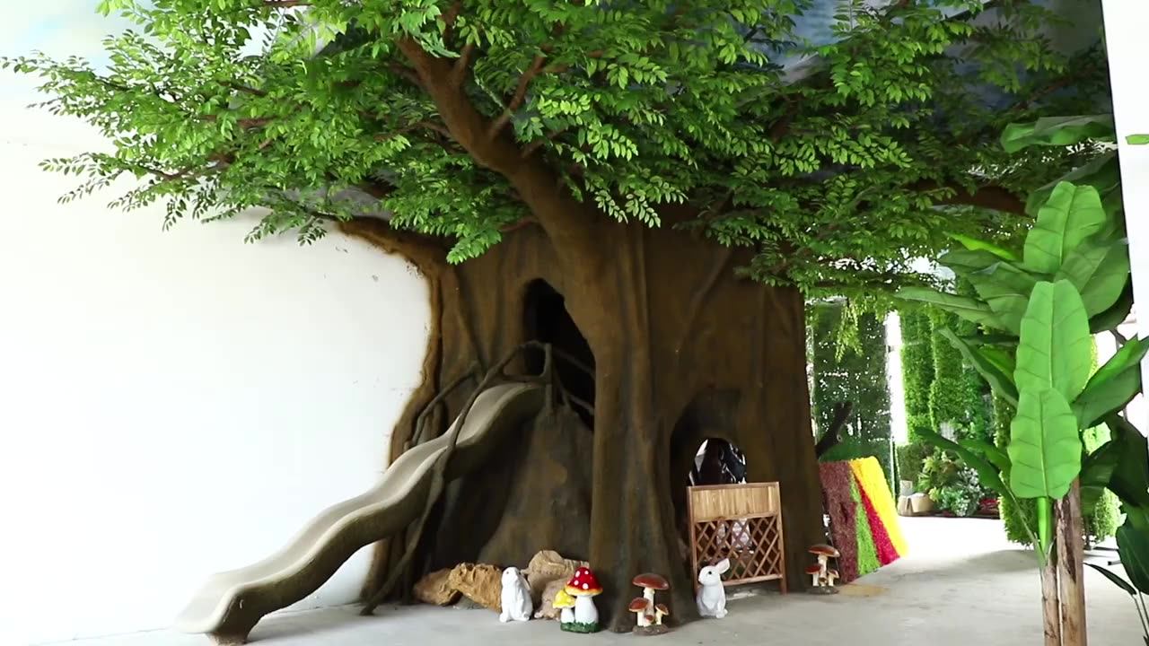 New Design Bespoke Large Artificial Green Ficus Banyan Tree House