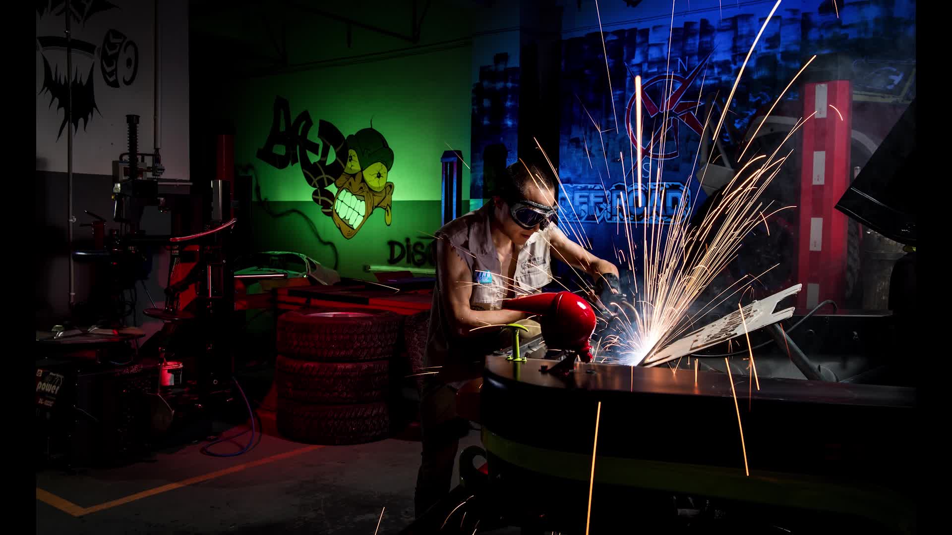 12色滤色片一贴，我的闪光灯竟拍出了电影感。