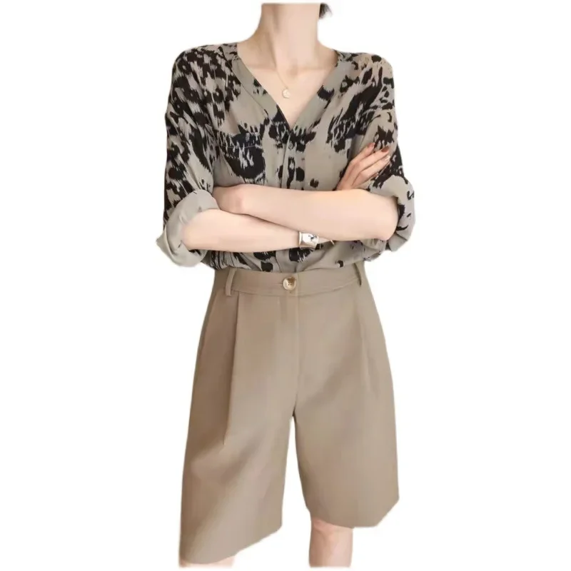 Large Size Women's Shorts Women's Summer Loose Thin Chubby Sister Large Size High Waist Slimming Khaki Suit Pants