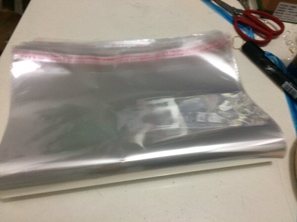 Factory direct sales 28*40opp self-adhesive self-adhesive bag clothing transparent packaging bag double-sided 5 silk 100 pieces