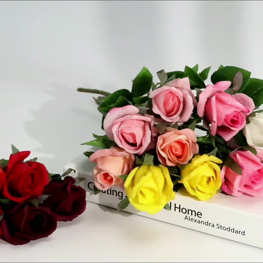 Yiwu Factory Artificial Rose Flowers Wedding Decoration Stem Red Silk