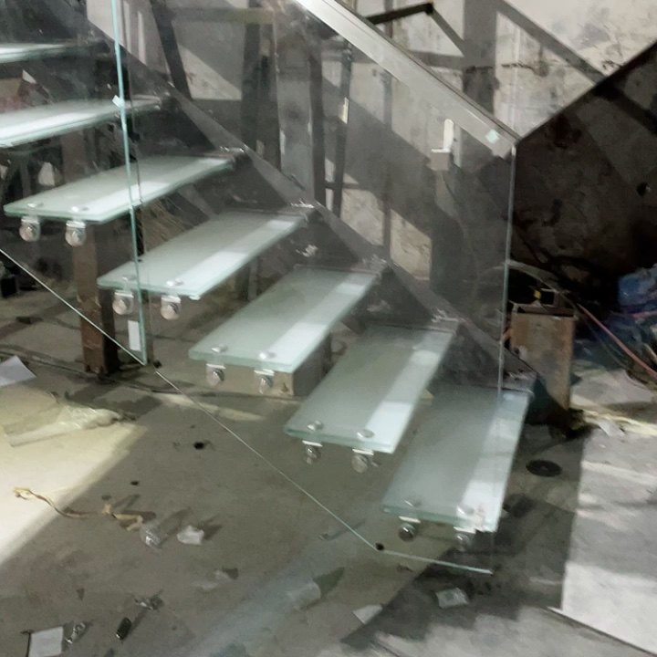 Floating Tempered Glass Stairs With Laminated Glass Tread Buy