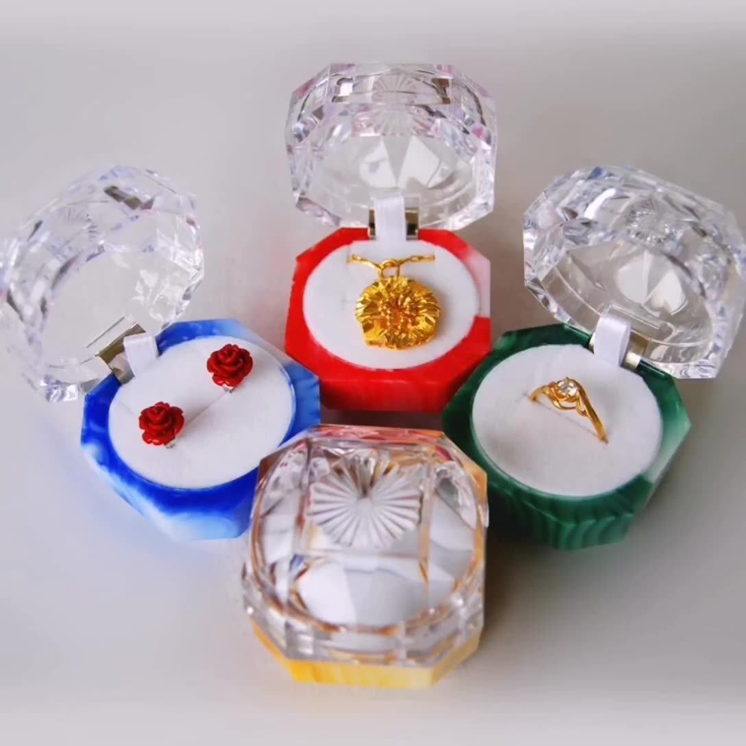 Oem Christmas Gift Clear Acrylic Finger Ring Box Wedding Ring Clear