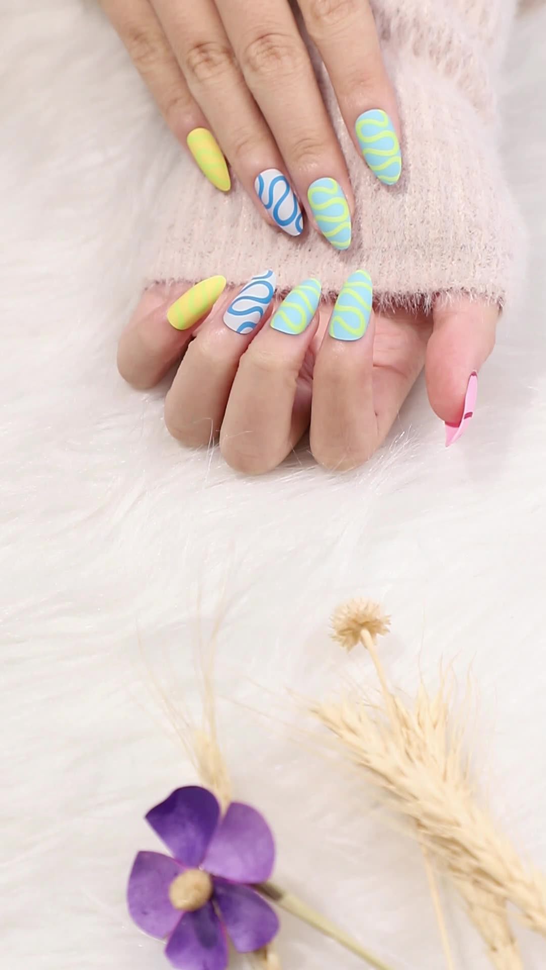 French Nails Tips Fake Press On Nails Short Almond Full Cover Acrylic