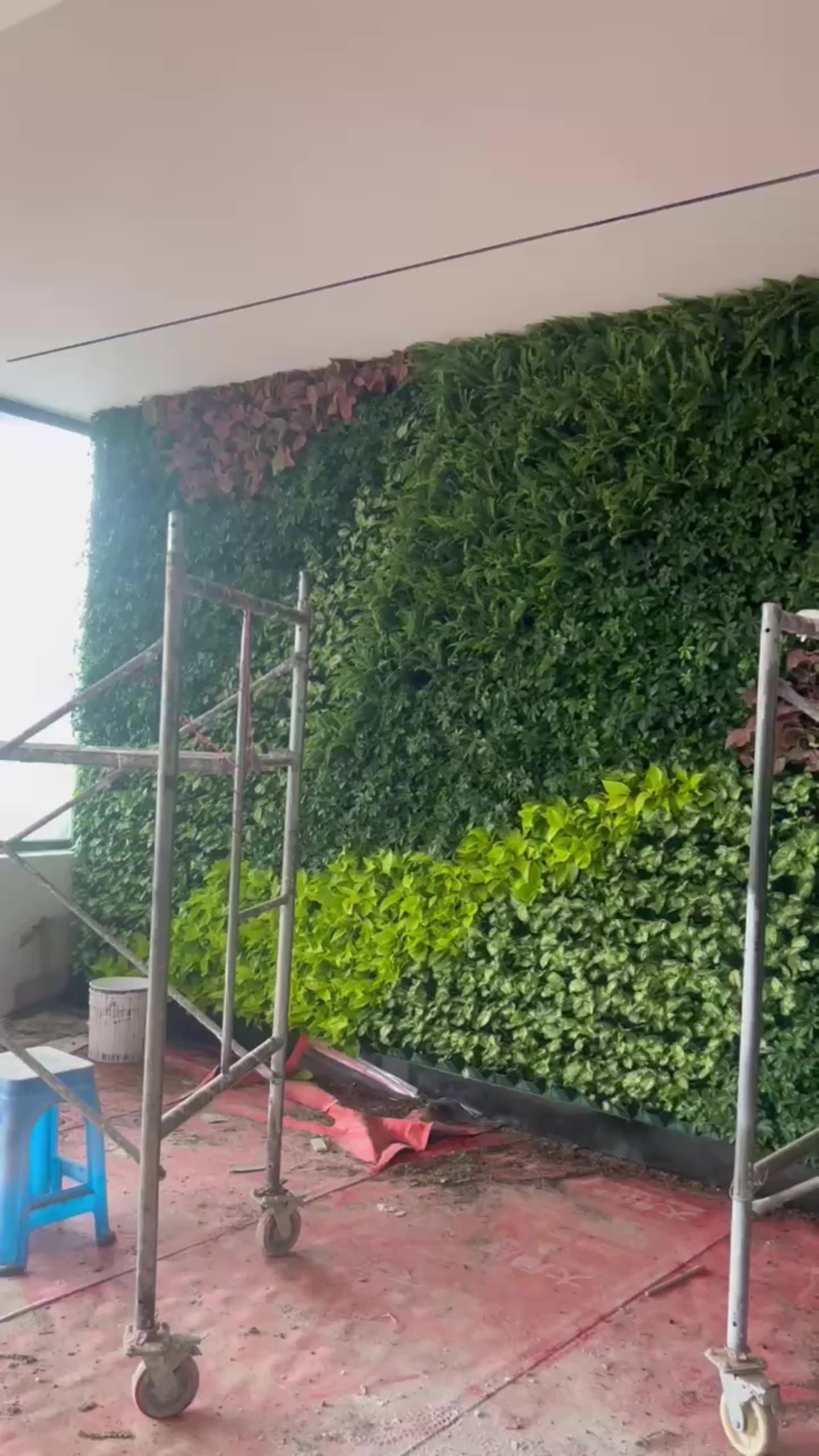 Indoor Hydroponic Garden Self Watering Green Wall For Home Hotel Garden