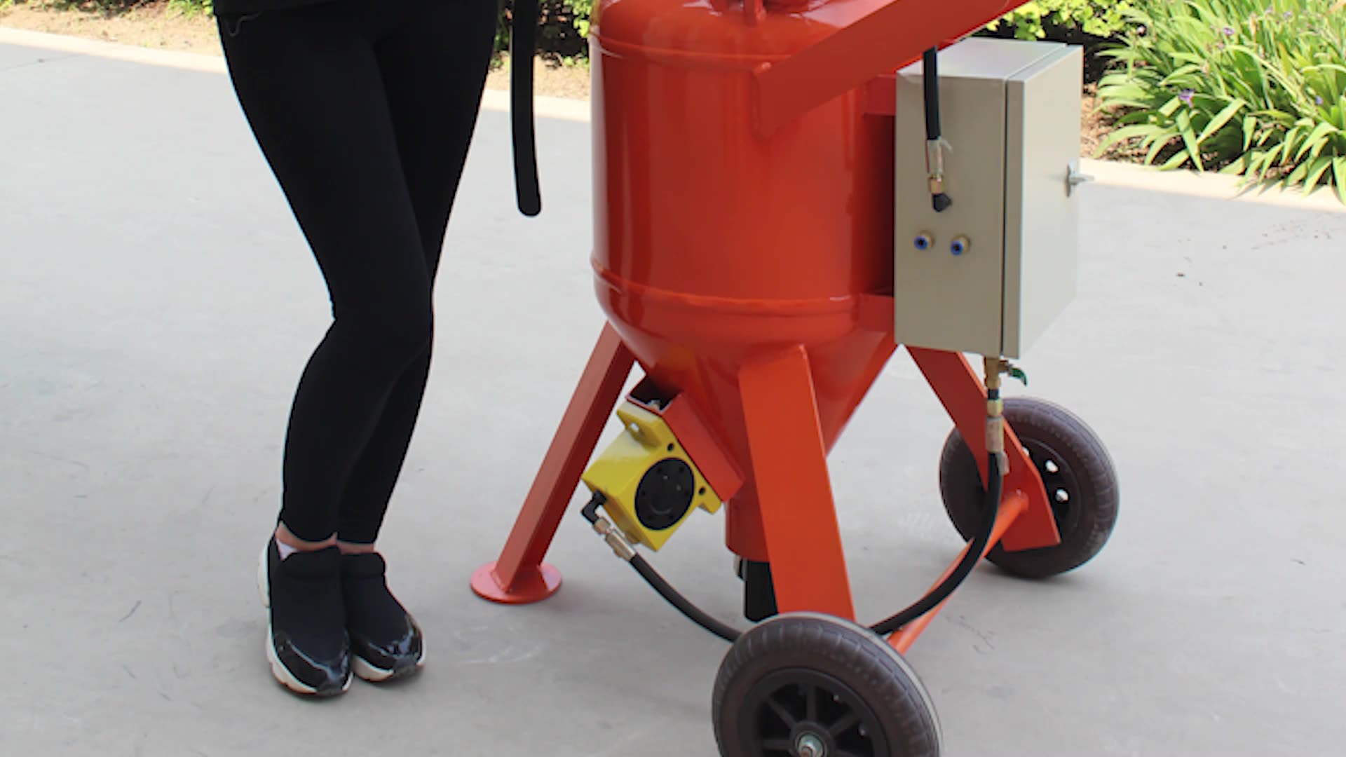 Auto Sand Blasting Machine Precision Dustless Blasting For Rust Removal