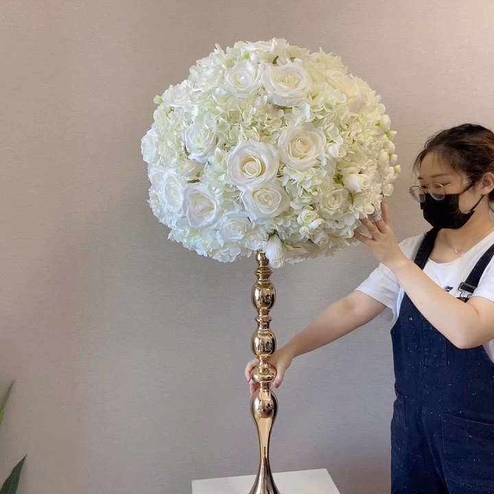 Isevian Hiigh Quality Rose Ball For Wedding Decoration Big Silk Flower