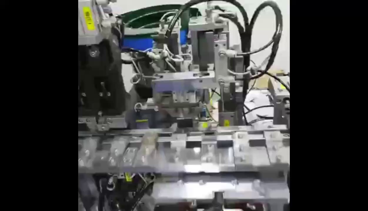 揭秘！mmLED灯座弯脚带座组合，工控界的“夜视奇兵”