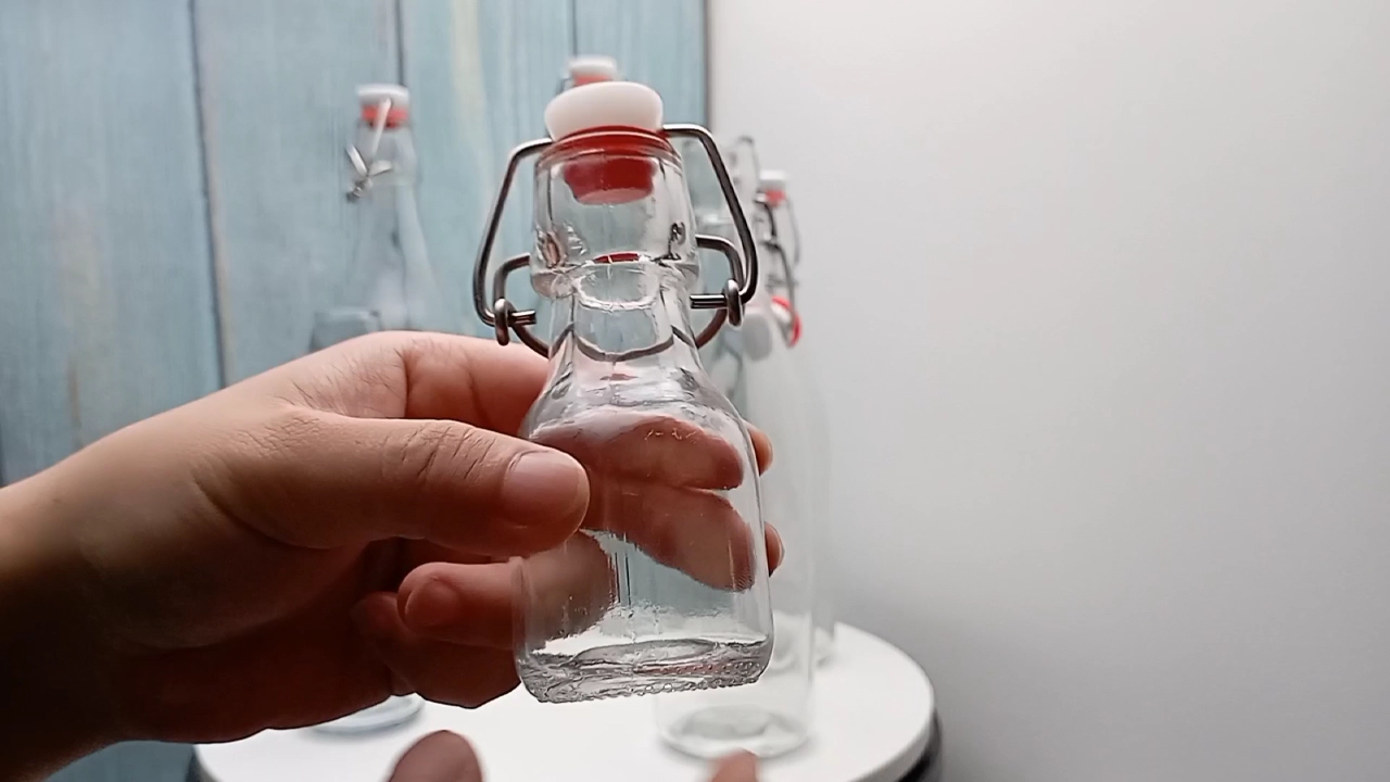 Wholesale 750ml Round Flip Lid Drink Beer Wine Water Bottles Glass 1000ml Empty Home Brew Swing