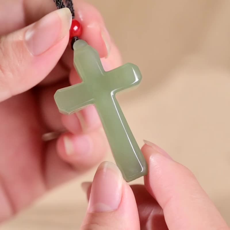 和田玉十字吊坠真正能够够以戴出高级感吗