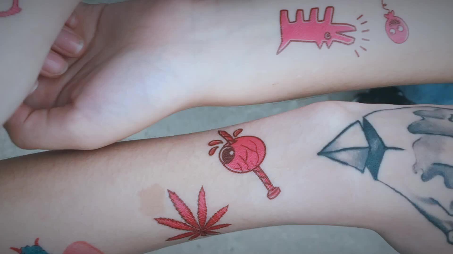🔥粉红女郎联名纹身贴真的绝了！ins风防水持久不掉色，手残党也能秒变甜酷女孩！_身体彩妆_淘宝美妆网, image size:1920x1080